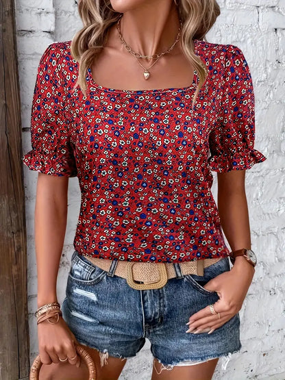 Zomerse blouse met vierkante hals en korte trompetmouwen | Pamela