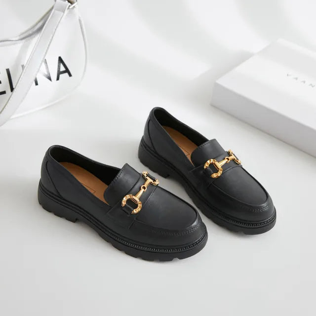 Trendy slippers | Alita