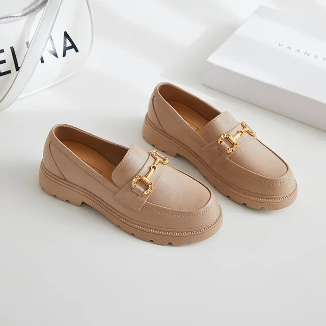 Trendy slippers | Alita