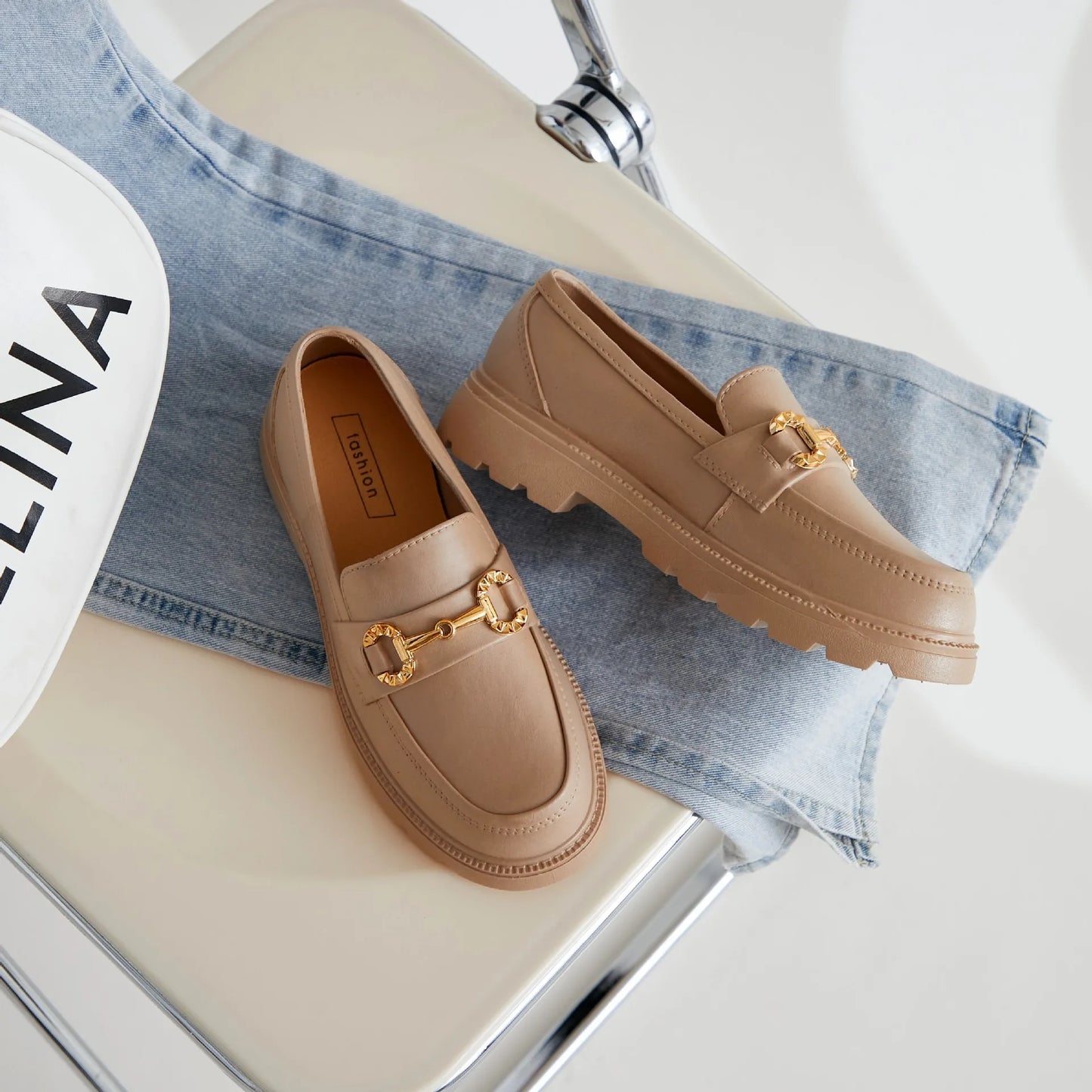 Trendy slippers | Alita