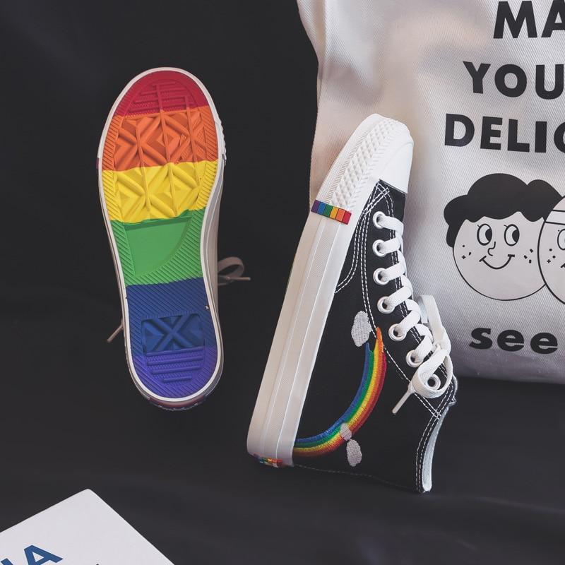 Moderne hoge sneakers in regenboogkleuren | Delphine